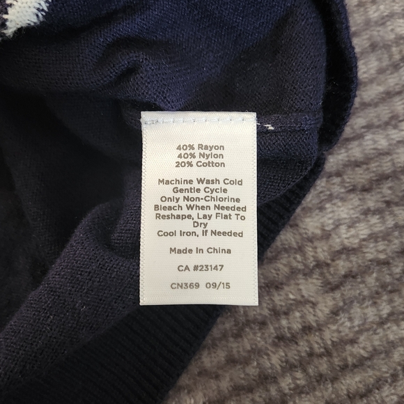 Talbots Light Weight Womens Sweater, Long Sleeve, Sz Med, Navy With Pink Hearts - Picture 3 of 7